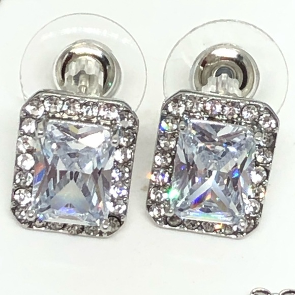 925/14kw Gold Cushion Cut CZ Necklace & Earrings Set - Picture 5 of 15